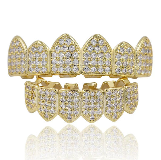 Royal ICED OUT 6-Tooth Grillz Set – Gold Plated