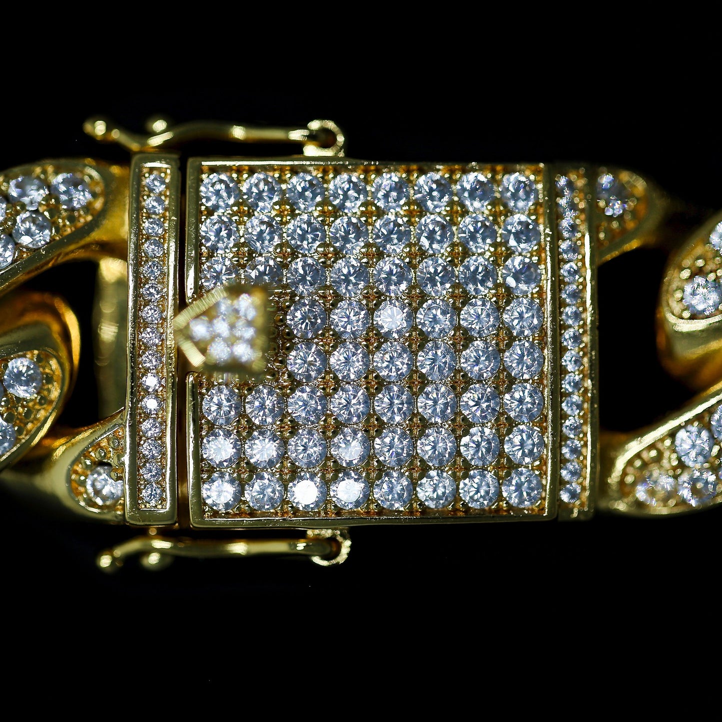 Bracelet Cubain Glacé Plaqué Or 18mm