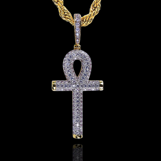 Pendentif croix Ankh plaqué or entièrement glacé