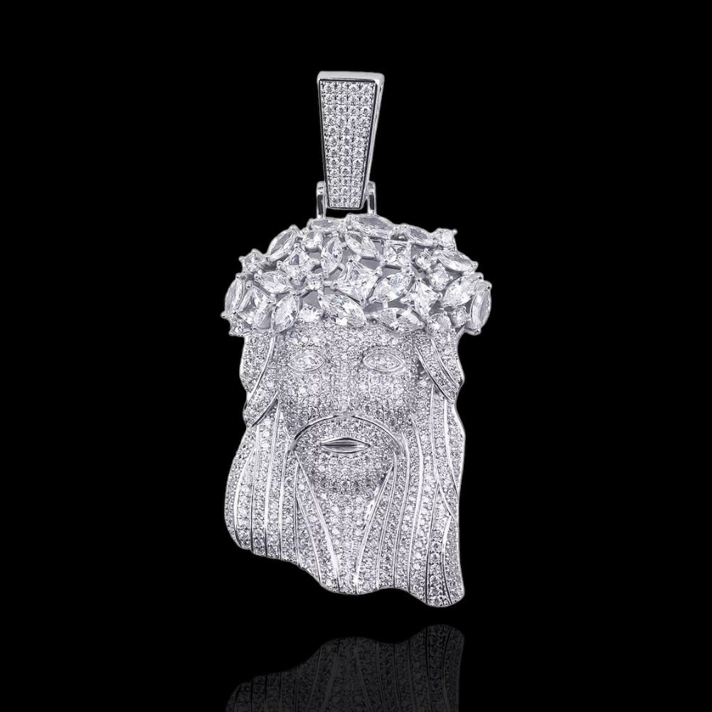Pendentif Jésus de qualité supérieure avec de grands diamants de laboratoire