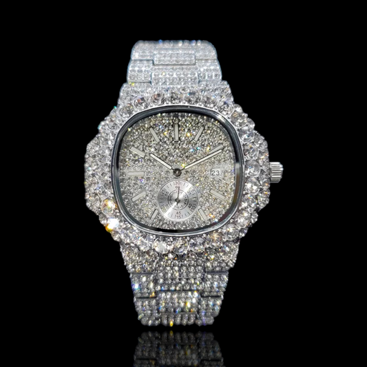 Montre de maître entièrement glacée